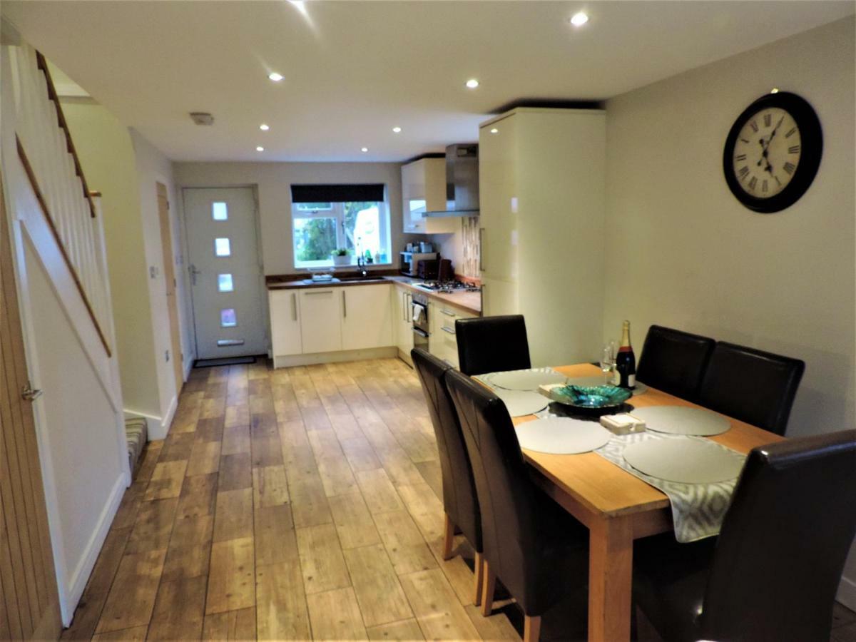 3 Bed Farnborough Air Accommodation Exteriér fotografie
